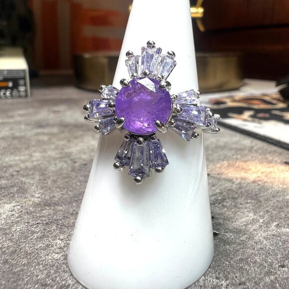 Ring Bomb Party Ring, NWOT, size 8 , purple gemstone on silver color band - Picture 7 of 7